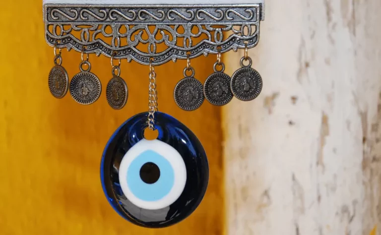 Oeil bleu turc signification | Le bijou turc nazar boncuk